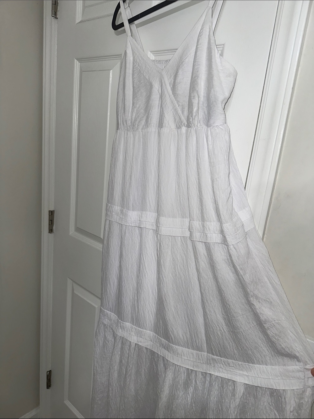 Vera Wang White Tiered Maxi Dress - Sheer Flowing Silhouette